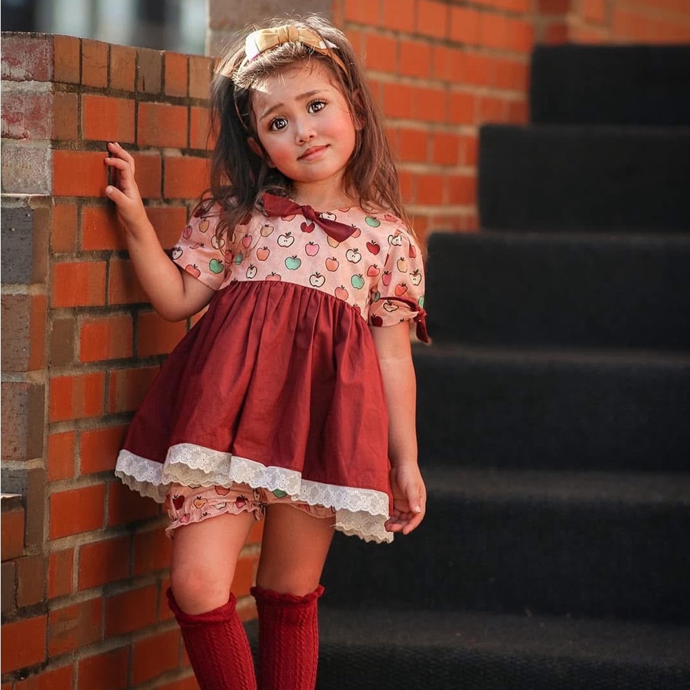 Size 5 Eliza Grace Clothing Apple of my Eye Tunic set